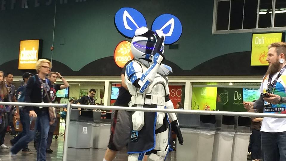 Відвідувачі виставки були не менш яскравими, ніж експонати