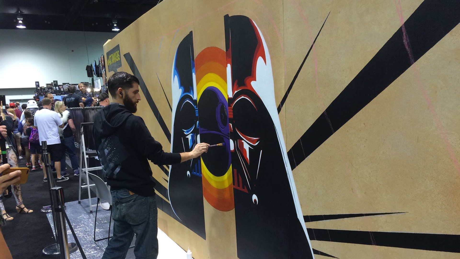 Відвідувачі виставки були не менш яскравими, ніж експонати