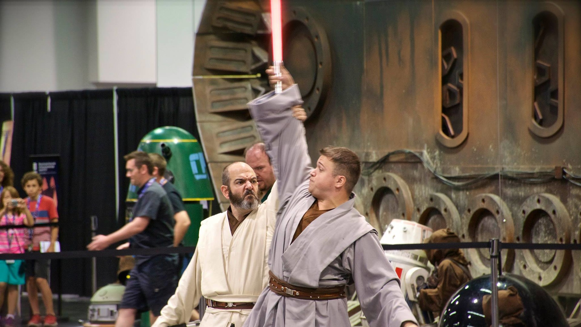 Відвідувачі виставки були не менш яскравими, ніж експонати