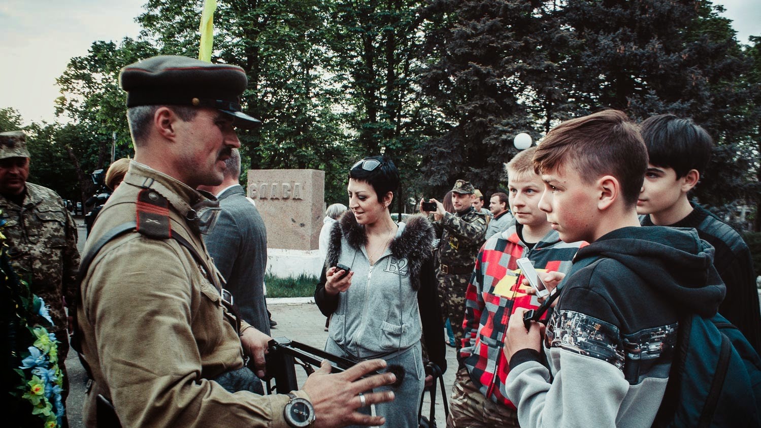 Учасники автопробігу везли з собою муляжі зброї