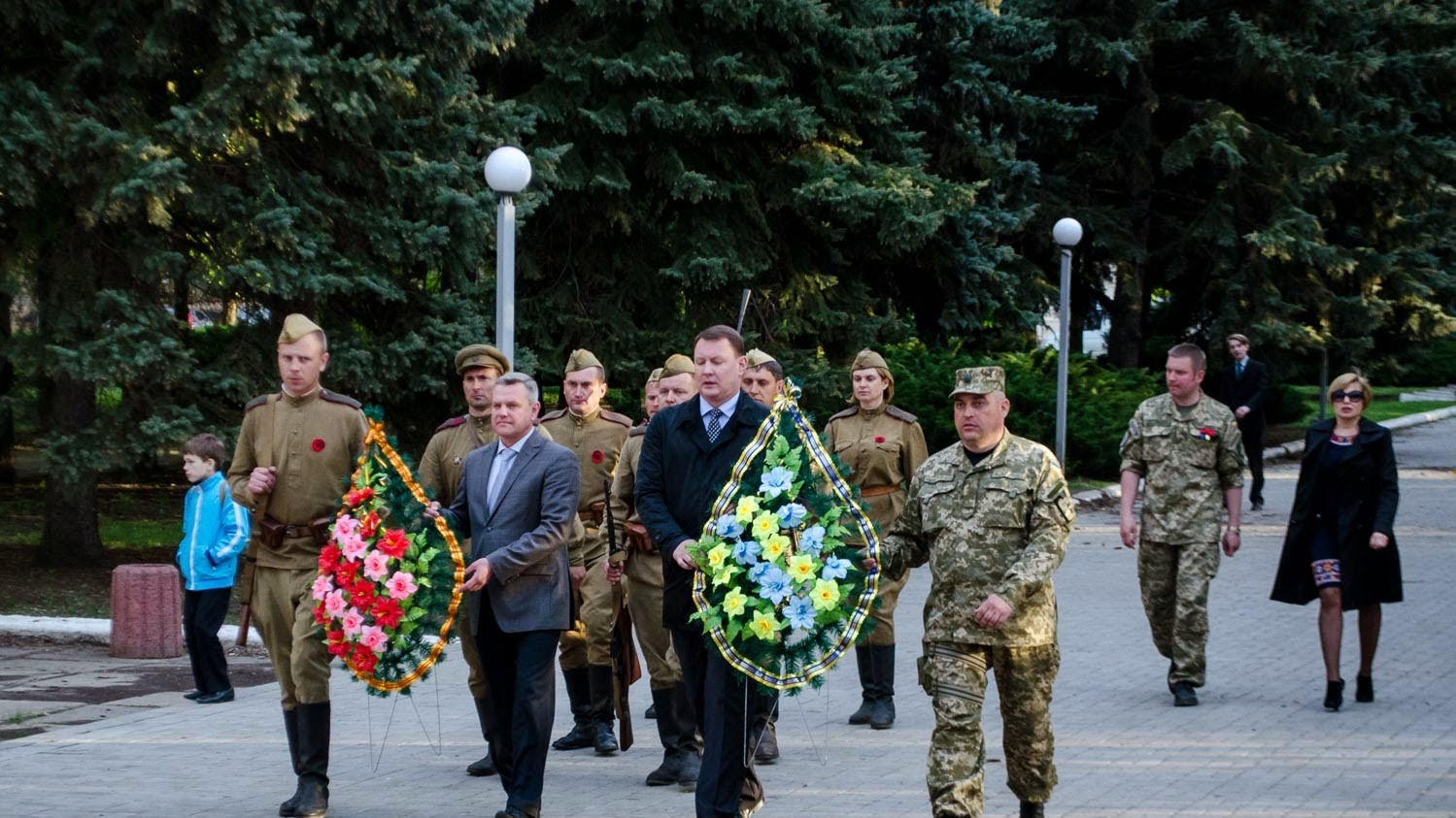 Учасники автопробігу везли з собою муляжі зброї