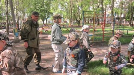 У "ДНР" створюють табори навчання дітей поводження зі зброєю