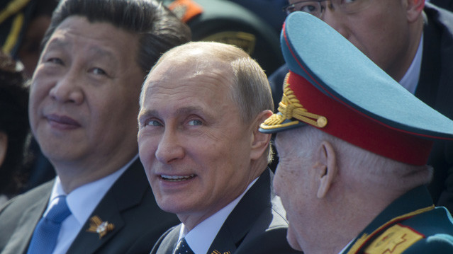 Видання Washington Post радить Заходу спробувати поширити ліберальні ідеали серед китайців і росіян.