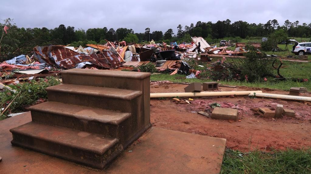 Ураган причинил масштабные разрушения