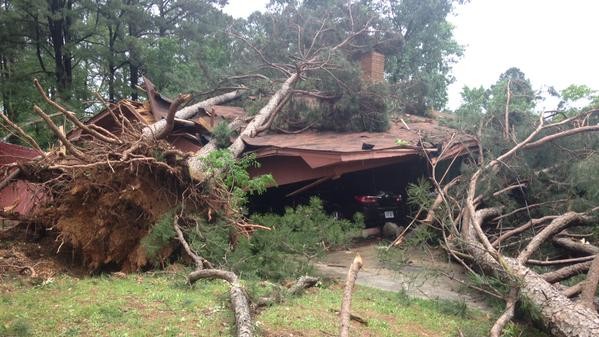 Ураган причинил масштабные разрушения