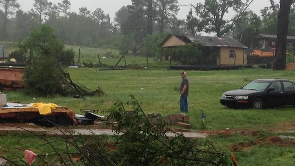 Ураган причинил масштабные разрушения