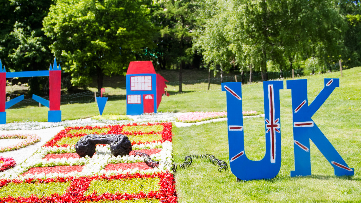 Необычные композиции из цветов привлекли внимание посетителей