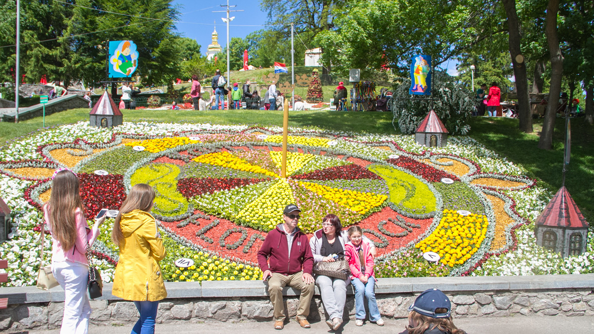 Необычные композиции из цветов привлекли внимание посетителей