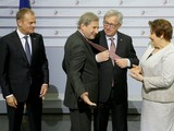 Юнкер вел себя игриво на саммите "Восточного партнерства" в Риге