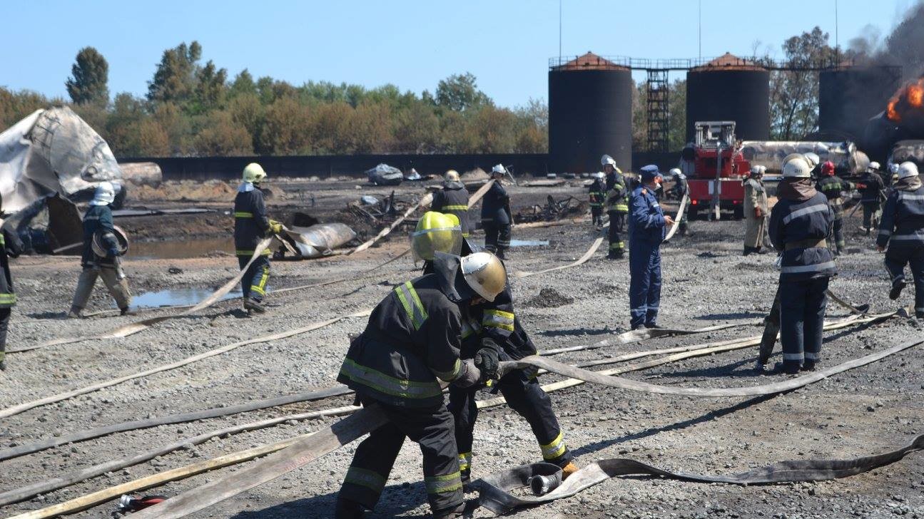 Спасатели работают в очень тяжелых условиях