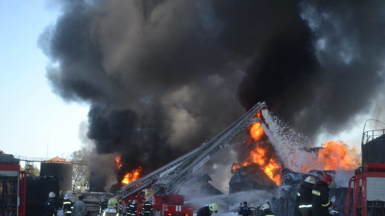 Спасатели работают в очень тяжелых условиях