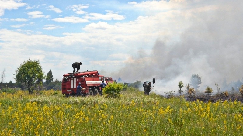 Пожежу в "Чорнобильської пущі" все ще не загасили