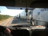 Проїзд вантажівок на кордоні з Кримом закритий
