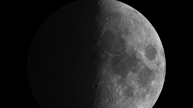 Луна. Фото András Papp