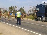 Пасажиропотік на кордоні з Кримом знизився через блокаду