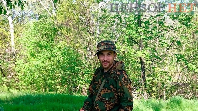 Капитан 3-й бригады ГРУ ГШ ВС РФ Евгений Ерофеев во время разведывательного выхода своей группы в районе города Счастье Луганской области. Ерофеев с винтовкой "Винторез" 9 мм.