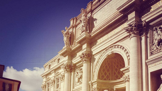 Кинути монетку в фонтан Треві завжди вважалося доброю прикметою