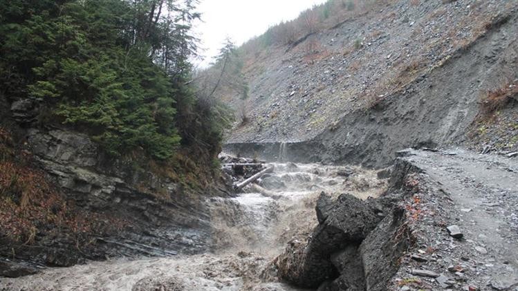 По прогнозам, большая вода покинет Закарпатскую область через три дня