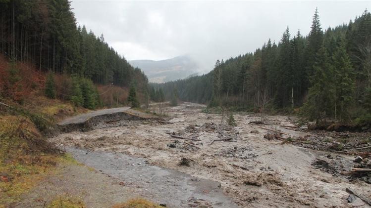 По прогнозам, большая вода покинет Закарпатскую область через три дня