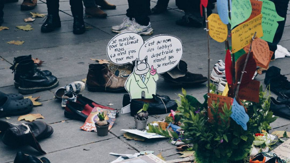 На площі Республіки можна побачити різну взуття