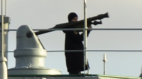 МЗС Туреччини сподівається, що військовий з ракетницею на плечі на російському кораблі - це поодинокий випадок, і більше такого не повториться