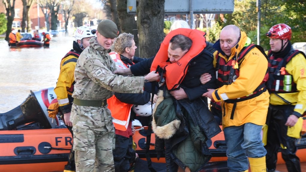 Последствия шторма в Англии
