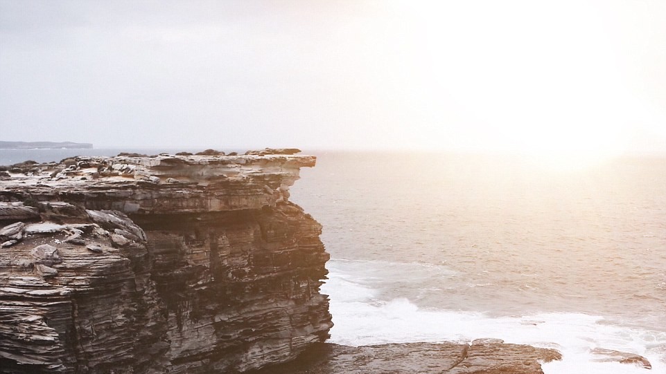Автор Габріель Сканну