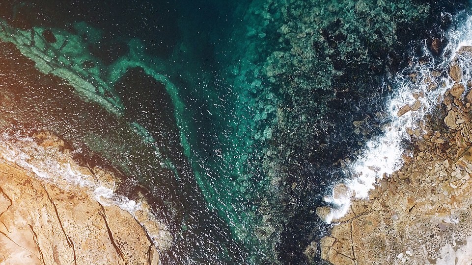 Автор Габріель Сканну