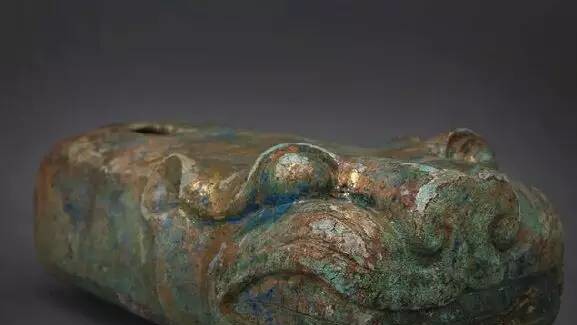 Нефритова фігурка