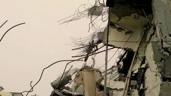 Тих, хто вижив, продовжують знаходити через 2 дні після землетрусу