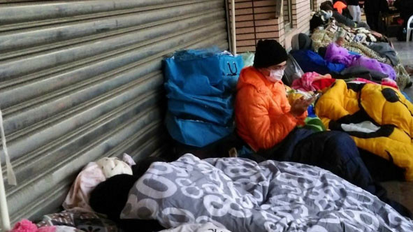 Для людей, що залишилися без даху над головою, відкриті тимчасові притулки