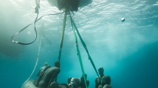 Автор скульптур - Джейсон Тейлор
