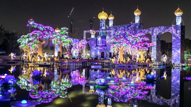 Dubai Garden Glow очень популярен у фотографов
