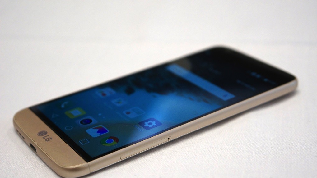 LG G5 оснащен дисплеем диагональю 5,3 дюйма