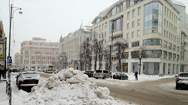 Снігопад у Москві доставив багато незручностей мешканцям столиці