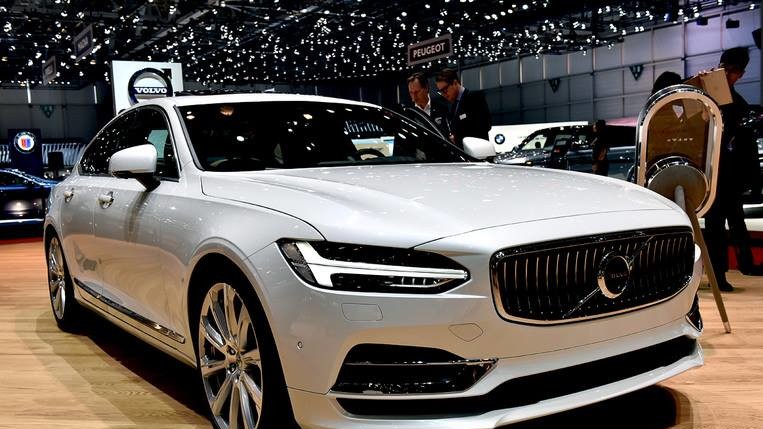 VOLVO S90