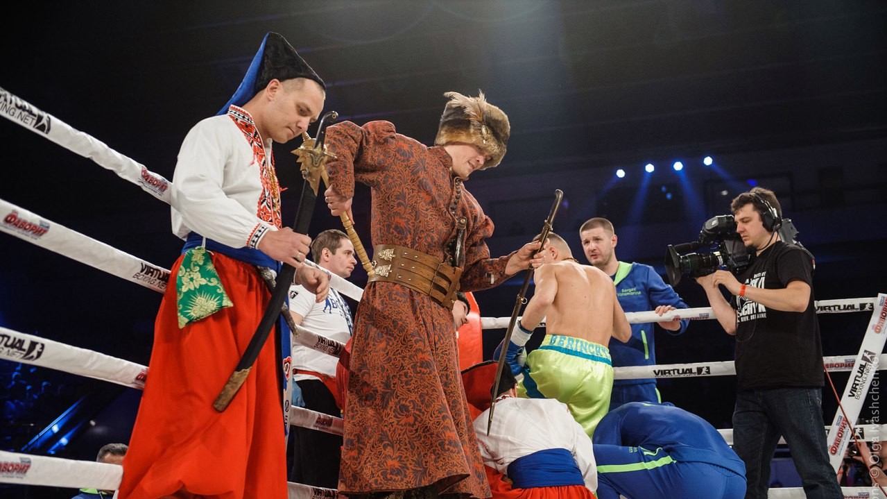 Александр Усик и Денис Беринчик