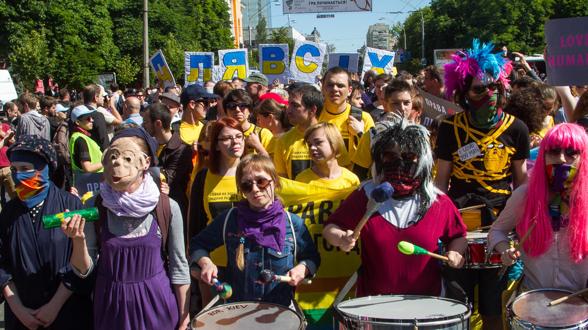 На "Марш равенства" пришли более тысячи человек