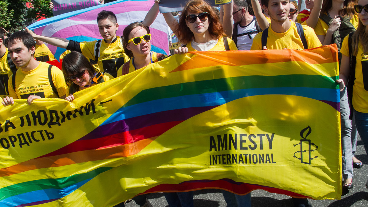 На "Марш равенства" пришли более тысячи человек