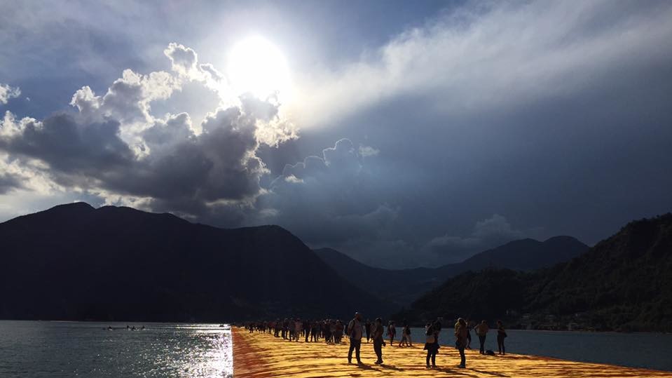 "Плавучі пірси" на озері Ізео