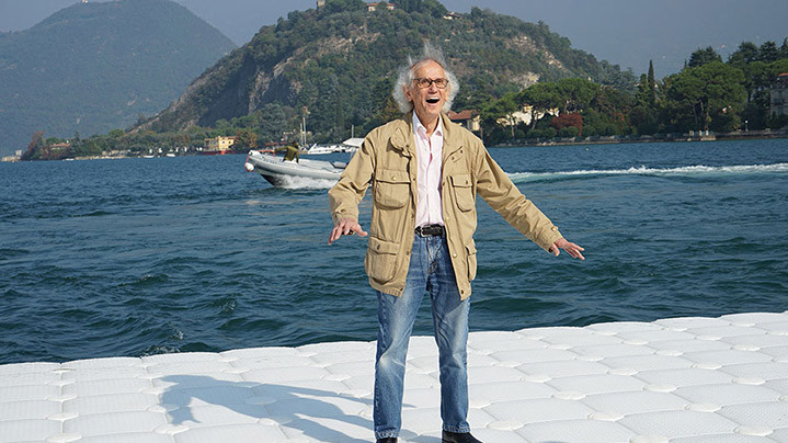 Крісто Явашев в процесі роботи над інсталяцією