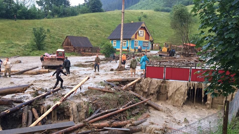 Наслідки зливи на Закарпатті