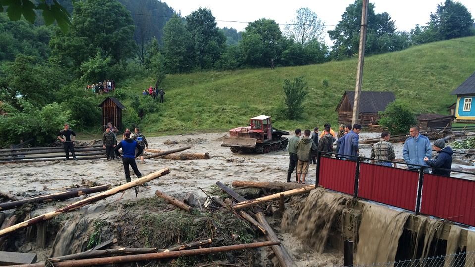 Наслідки зливи на Закарпатті