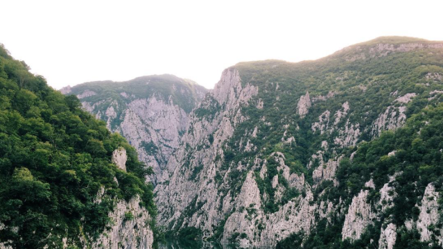 Фото phascolarctos__. Озеро в Албании