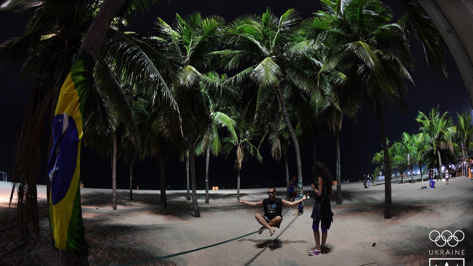 У Ріо-де-Жанейро життя кипить на набережній Копакабана