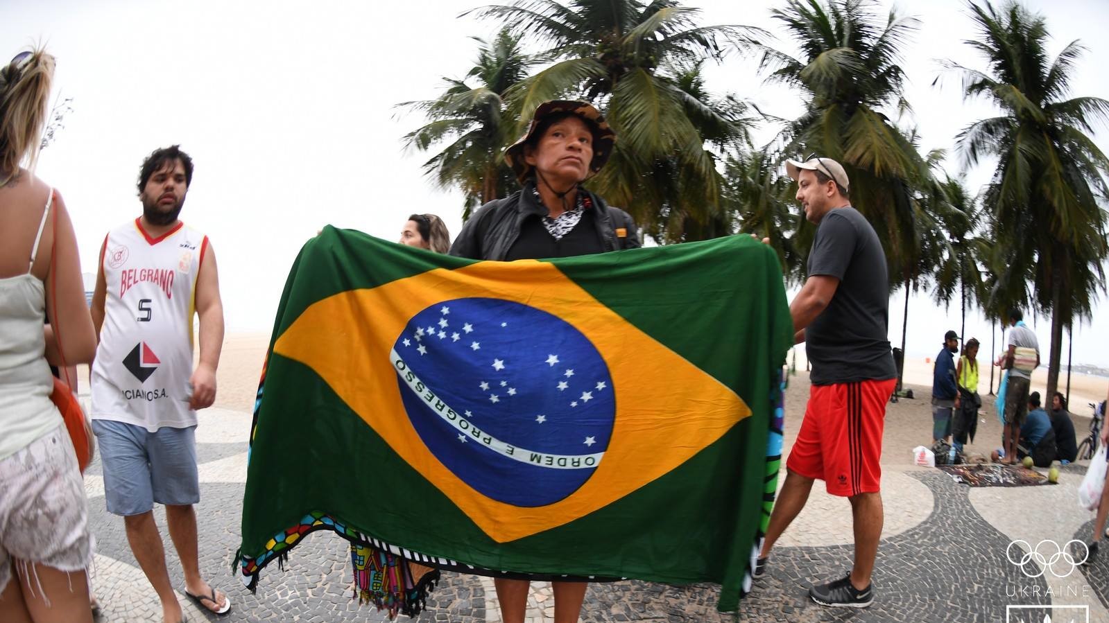 У Ріо-де-Жанейро життя кипить на набережній Копакабана