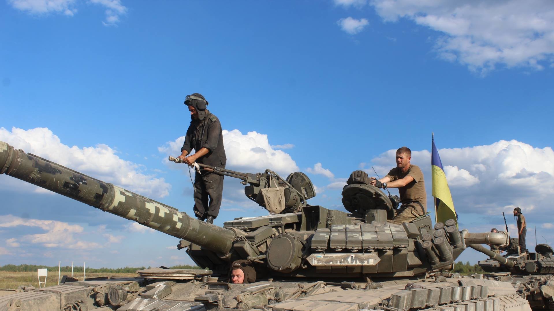 Танкові бої на полігоні