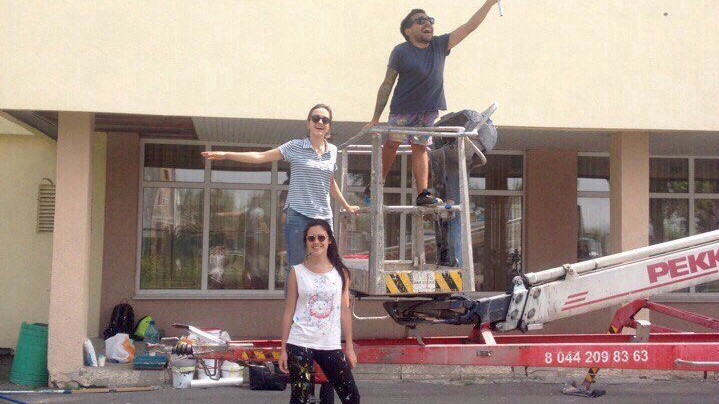 Новий мурал у Києві знаходиться за адресою Оболонський проспект, 2-Б