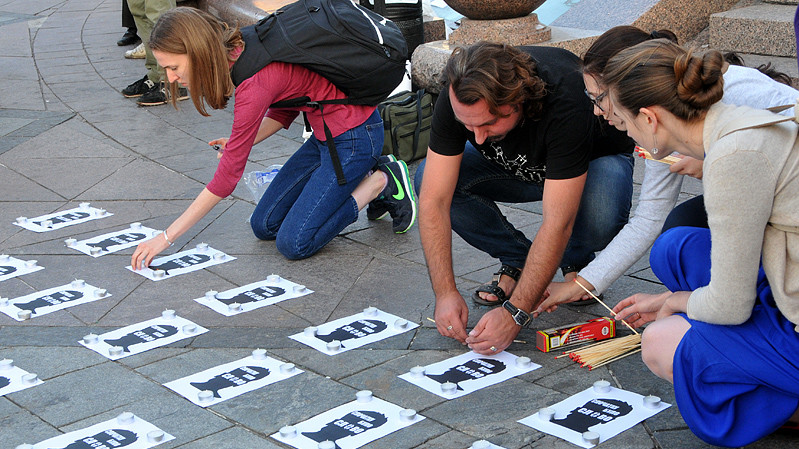 Близько сотні людей зібралися в центрі Києва вшанувати пам'ять Гонгадзе