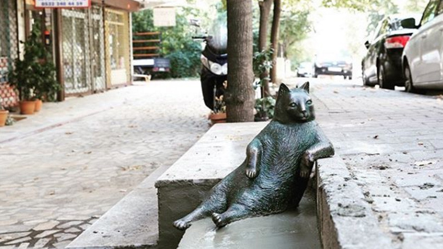 Памятник Томбили